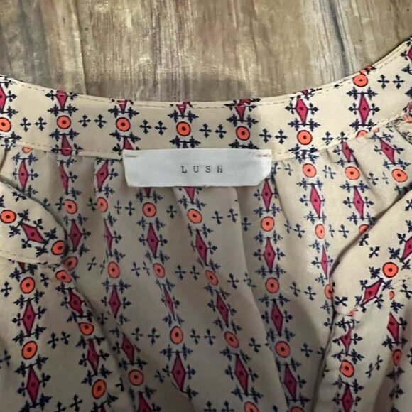 Lush V Neck Top - Picture 3 of 3